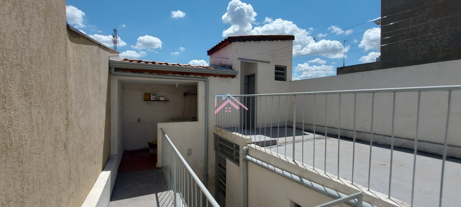 32b5c9e8-6f6e-4e94-8c5b-c0e1915b0b9d