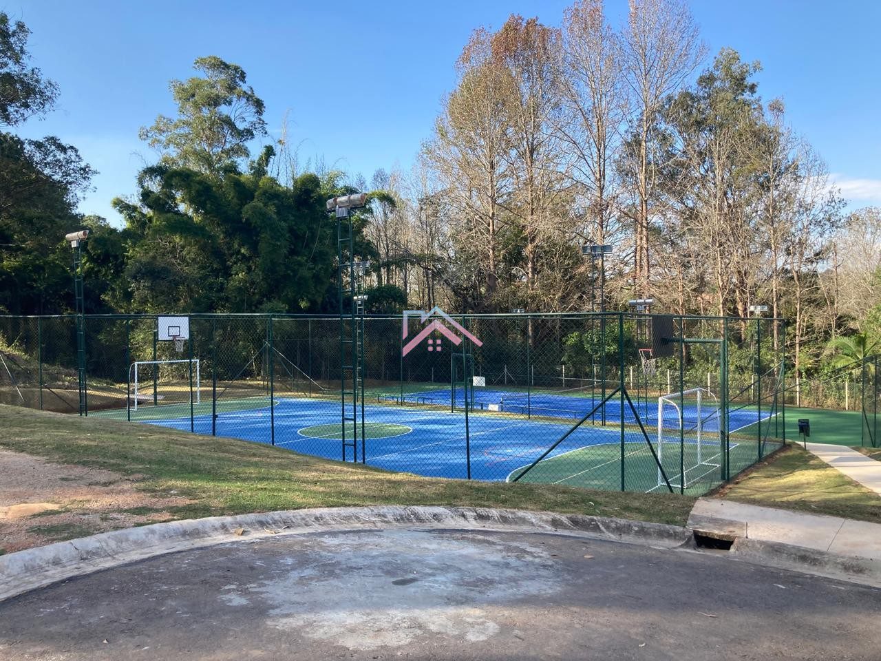 44aac546-3fba-4f5d-a6bb-285dd95200db