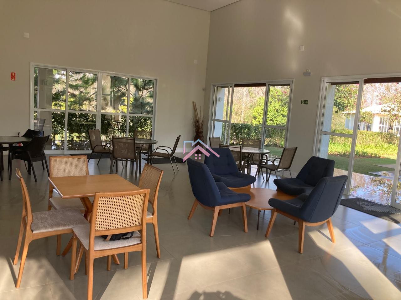 df658476-b434-46ad-9f68-9a824e16b5bd