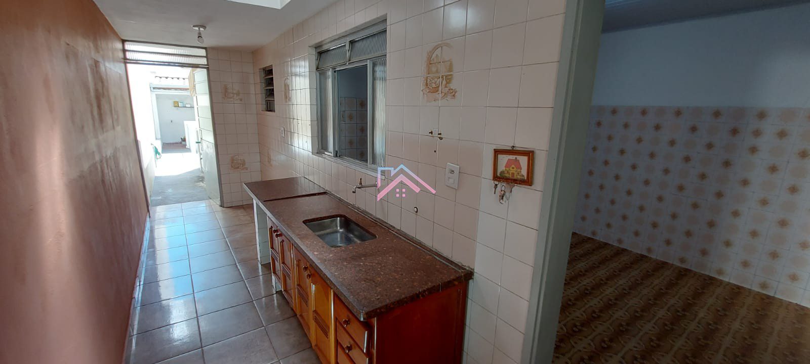 f1e75037-49d1-47ba-8b42-e4a952bd78b2