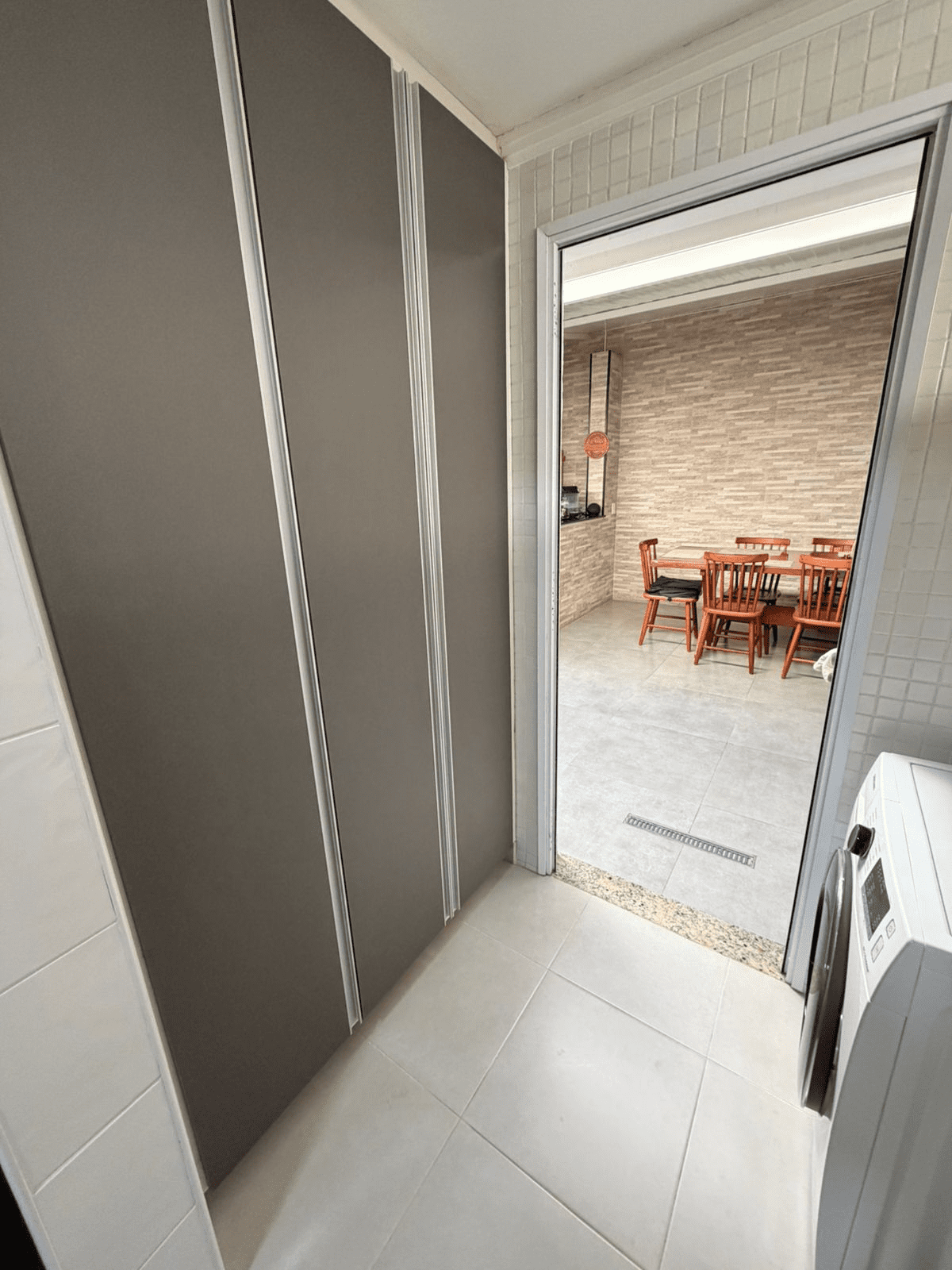 ca96ebaa-db6f-4caa-9dec-5987c32b23bf (1)